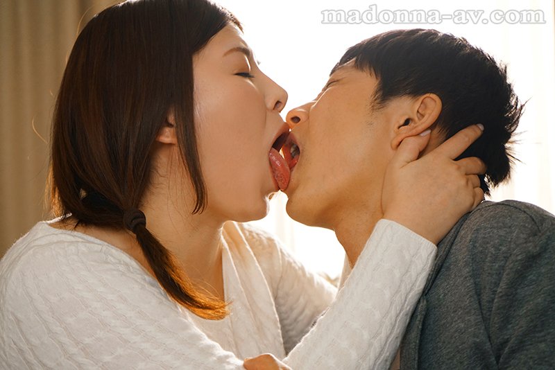 専属・岡江凛×熟れコミ!! 原作:からあげチャン　友達のお母さんとセフレになりました。 ～肉感美熟女の秘めた発情性交を卑猥に実写化!!～ - Image 3