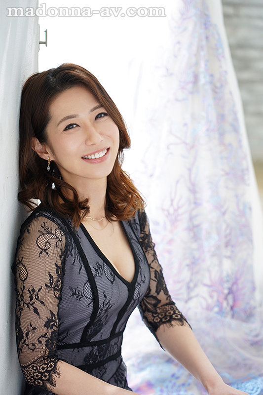 ペニスが好きすぎて挿入したらまるで別人。人妻 長嶋沙央梨34歳　AV Debut - Image 2