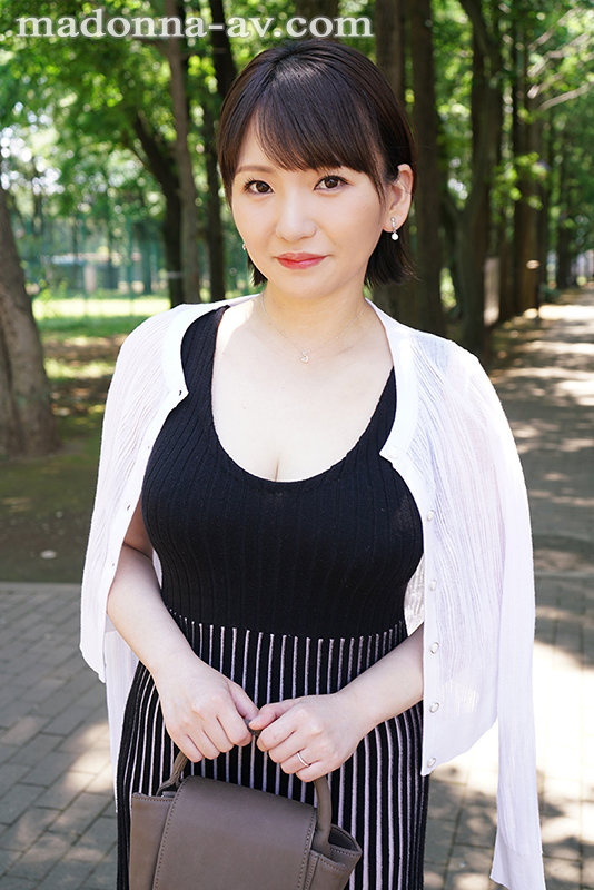 控えめに言って、最高のIカップ人妻―。 Madonna大型新人 小笠原るい 36歳 AV DEBUT - Image 4