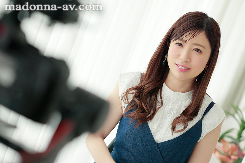 その笑顔、ずっと見ていたい。 弘中優 28歳 AV DEBUT ハートに刺さる微笑み、不倫したくなる距離感―。 - Image 2