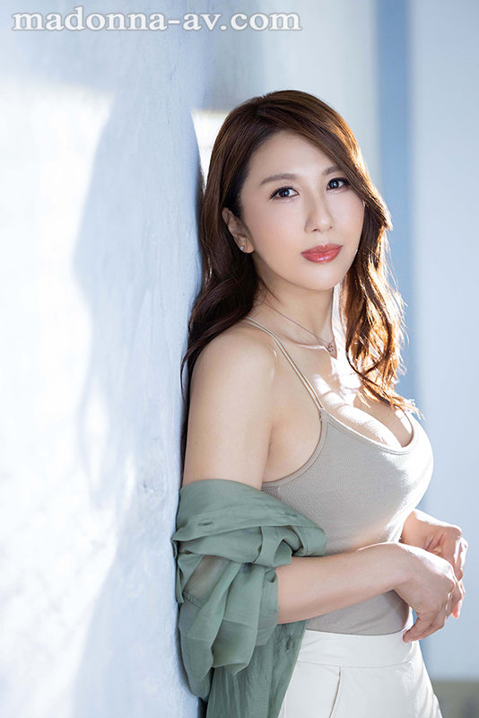 主人の為に磨かれ続けた、完熟プロポーションを貴方に…。 加峰幸香 47歳AV Debut-。 - Image 2
