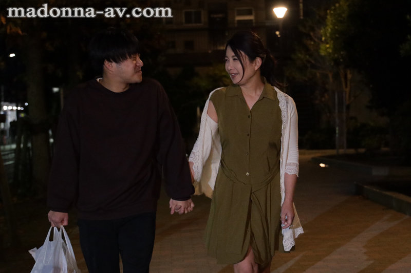 上京前、初恋の人妻と過ごした夜―。“最初”で“最後”の惜別SEX - Image 7
