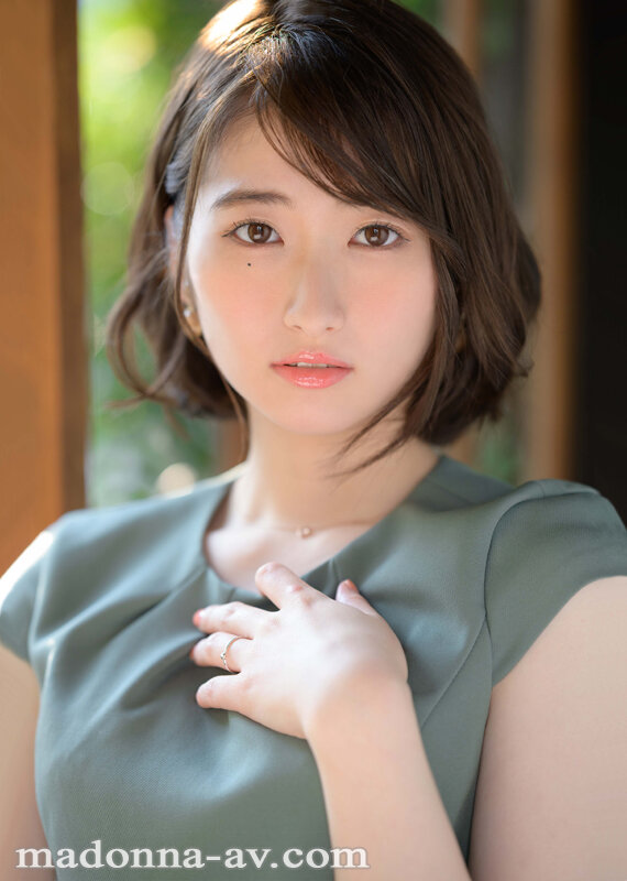 南アルプスの山々に囲まれて育った天然水のように清らかな人妻 末広純 28歳 AV DEBUT - Image 2