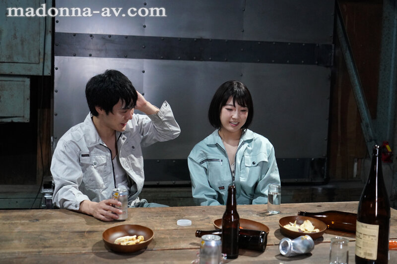 美巨乳Gカップ第3弾!!初本格NTR作品!! パートタイムNTR 工場で屈強な男の肉体に溺れた妻 - Image 3
