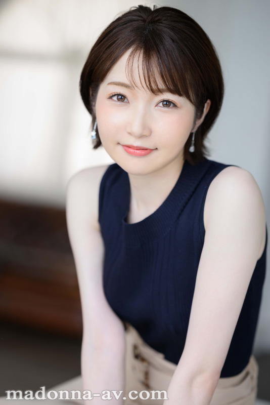 新人 上戸まり 30歳 AV DEBUT 輝く美白、真珠のように煌めくMadonna超新星―。 - Image 2