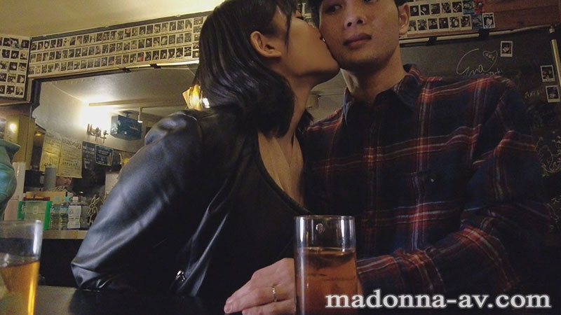衝撃の略奪『寝取り』痴女ドキュメンタリー!! これから新婚M男クンの愛の巣に潜入して、夫婦の愛をぶち壊しに行ってきます―。 - Image 13