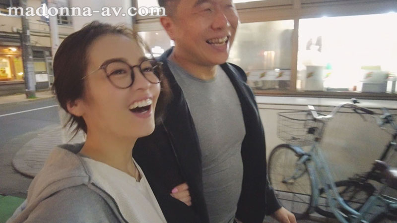 今夜はキミを寝かさない…極上の人妻とお泊り中出しスイートルーム 超人気専属『藤かんな』に24時間ず～っと痴女られる!! - Image 12