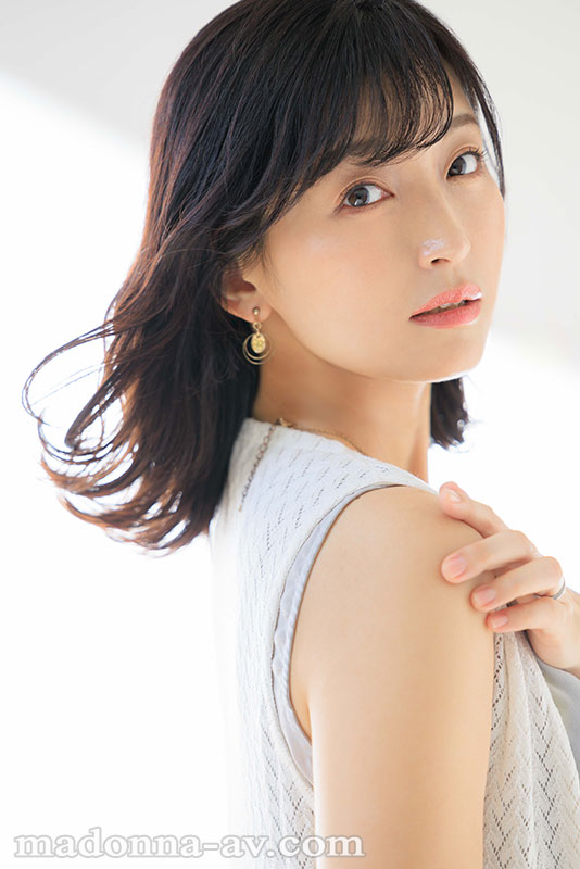 MONROE Debut 吉永塔子　40歳 アラフォーだけどいいかな？“ワンランク”よりもっと上のモンローに革命を起こす美魔女。 - Image 2
