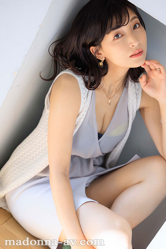 MONROE Debut 吉永塔子　40歳 アラフォーだけどいいかな？“ワンランク”よりもっと上のモンローに革命を起こす美魔女。 - Image 3