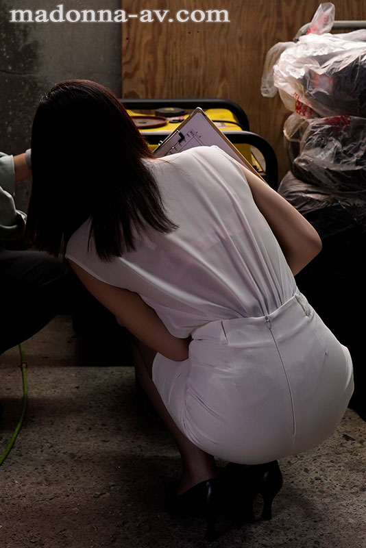女上司、出張先で恥辱に揺れる中出し電車痴漢 - Image 3