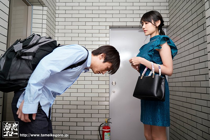 本番なしのマットヘルスに行って出てきたのは隣家の高慢な美人妻。弱みを握った僕は本番も中出しも強要！店外でも言いなりの性奴隷にした - Image 2