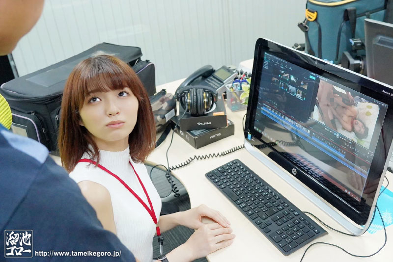 「映像関係」というパート募集に応募して採用された会社はAVメーカー。ADとして働き始めたのにいつのまにか人妻女優としてAVデビュー - Image 3
