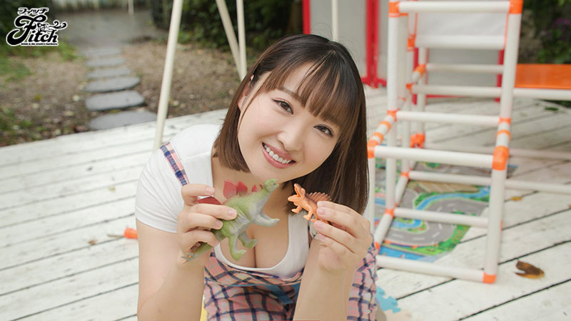 これからは仕事で子供たちに注意できないぐらい気持ち良過ぎて潮吹きお股がびっしょびしょ！ むっつりスケベだけど恥ずかしがり屋なオナニー大好きJカップ保母さんAVデビュー - Image 2