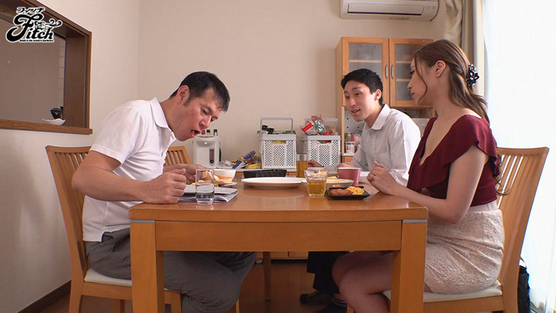 睡眠姦 糞生意気な息子の爆乳嫁を眠剤で眠らせ輪姦レイプ - Image 2