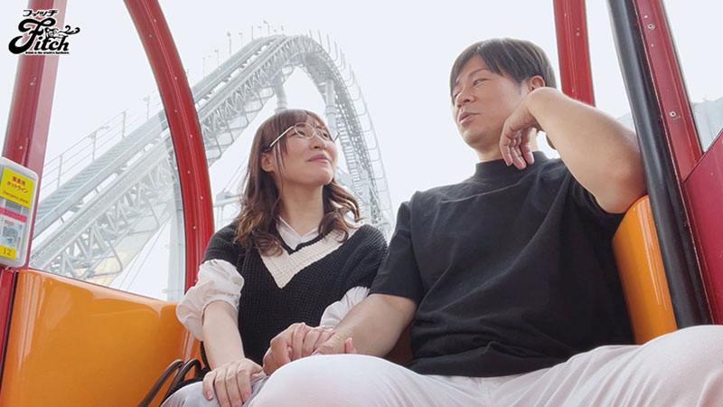 脱がせたら凄かった!会社の後輩の加奈ちゃんはオホ声でイキまくる僕のチ○ポに従順な変態地味巨乳 - Image 3