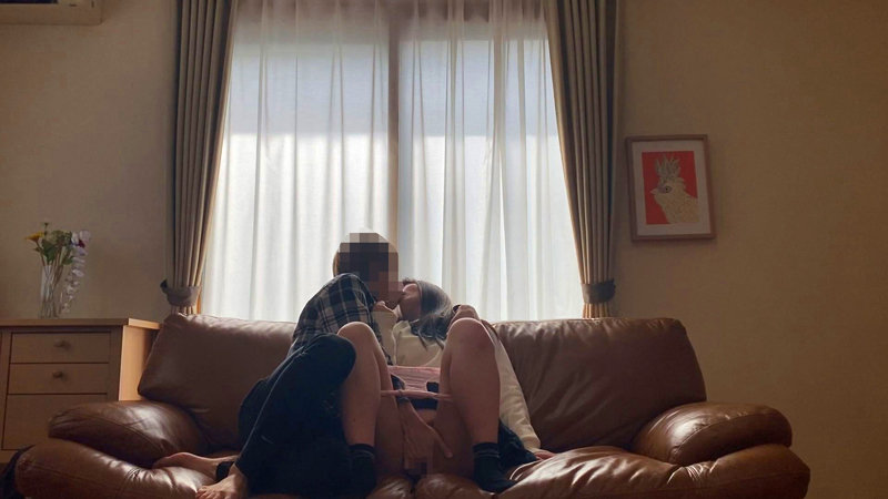 連れ込みSEX　素人ムクムク流出映像 男の部屋に連れ込まれたエロい女子がSEXしまくり制服・中出し・盗撮・流出　勝手にAV発売 秘蔵の６名　超尺４９６分 - Image 11