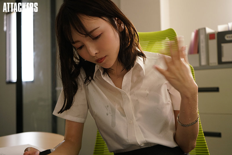 エアコンの壊れた真夏のオフィスで、憧れの女上司と汗だくセックス。 - Image 11