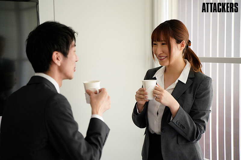 人妻巨乳秘書 舐め犯された社長室 - Image 2