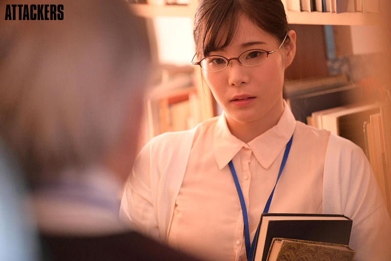 地味な図書館司書の結城さんは異常な性癖で中年オヤジのチ〇ポを狂わせた。 - Image 13