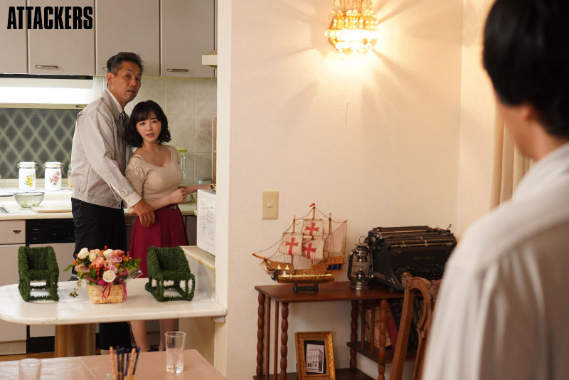 父親が再婚相手として連れてきたのは僕が密かに憧れていた担任の三宮先生だった。 - Image 11