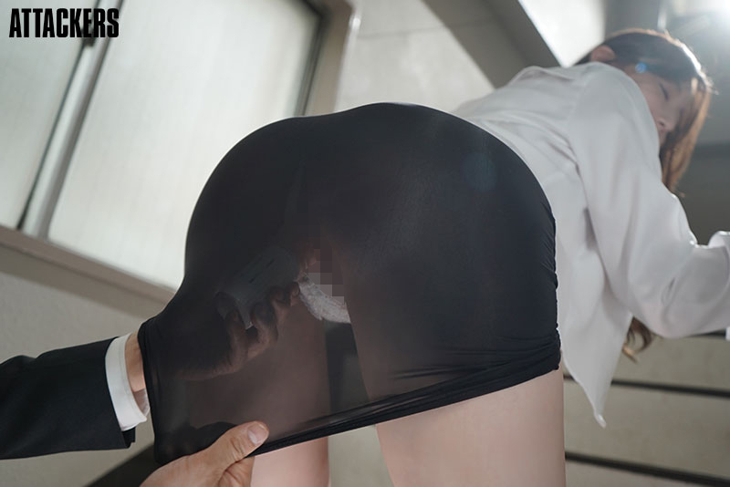 人妻女上司の無防備に透けて見えるTバックに僕の理性は狂ってしまった。 - Image 2