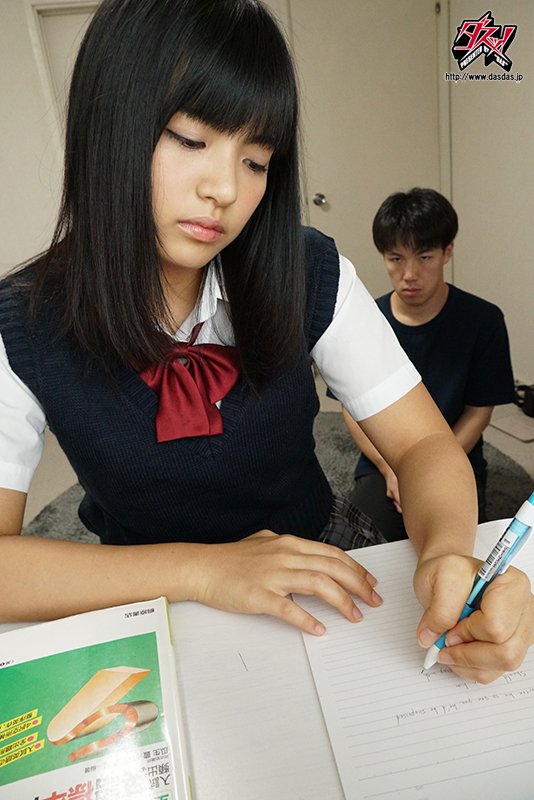 勃起をさせて笑みを浮かべる。痴女っ子ローリータ。あかり - Image 3