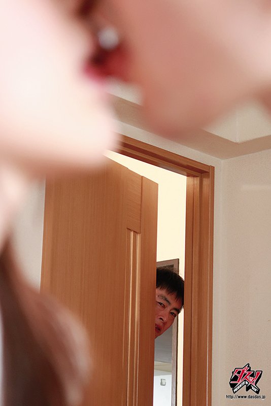 舌が性器のように感じる。彼氏の父親から受けた濃厚な接吻。  接吻ＮＴＲ　永瀬ゆい - Image 9