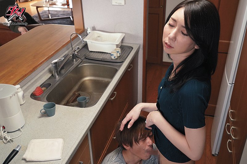 眠る夫のすぐ傍で不埒な男にとろける程しゃぶられて・・・ - Image 7