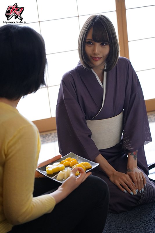 山小屋の女将はまさかまさかの痴女狐！？遭難先で気が狂う程 朝まで中出し精子搾取され続けました - Image 2