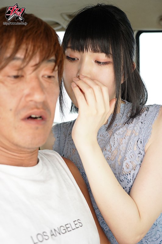 テントに忍び込み、男を食べる。可愛い同僚は痴女ニューハーフ - Image 3