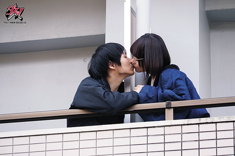 両親が旅行でいない二日間、幼馴染に欲望剥き出しでハメまくった中出し記録。 - Image 9