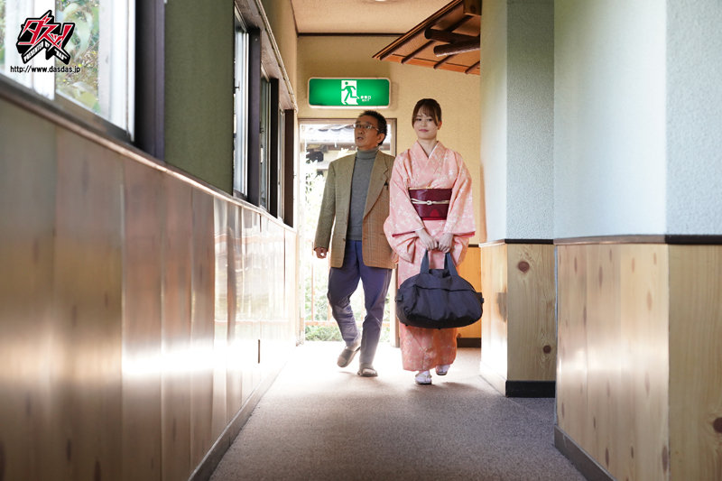 女将さんと一泊二日の自由恋愛。予約が2年は取れない おもてなしご奉仕旅館。 - Image 2