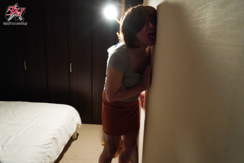 隣人に俺の妻が寝取られて。「薄壁越しに罵られた女装親父の怒り」編 黒川すみれ - Image 11