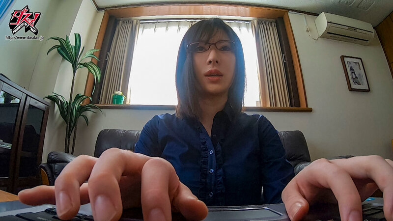 ヤりたい時、すぐにヤらせてくれる都合のいい地味巨乳の女部下。 - Image 4
