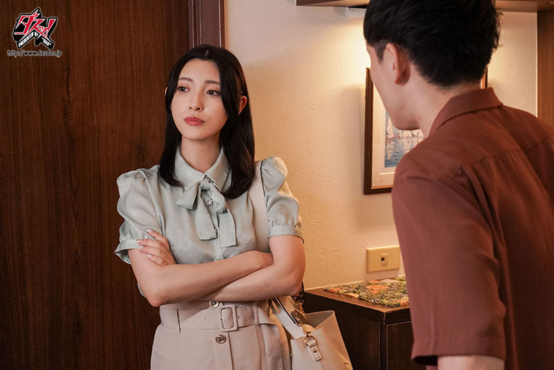 知人デリヘル。本番ナシのデリヘル呼んだら、高圧的な社長がやってきた。 - Image 2