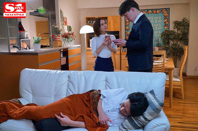 上司が出張で不在中、上司の妻とめちゃくちゃハメまくった3日間。 - Image 2