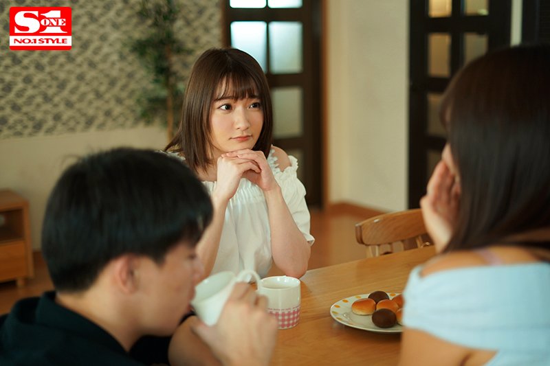 一ヶ月間の禁欲の果てに彼女の親友と僕が浮気SEXだけに没頭した彼女不在の2日間。 - Image 2