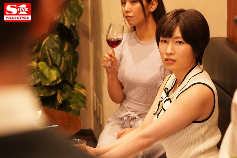 目覚めたら元カレが横に… －同窓会NTR－ 　夫を忘れハメをはずした絶倫人妻の一夜。 - Image 2