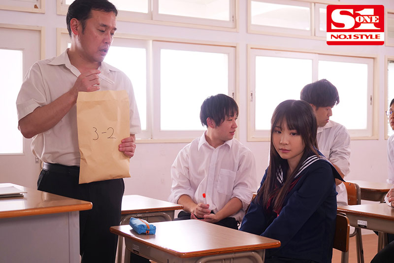 大嫌いな担任教師に卒業までの一年間、変態セックスを仕込まれたセーラー少女 - Image 2