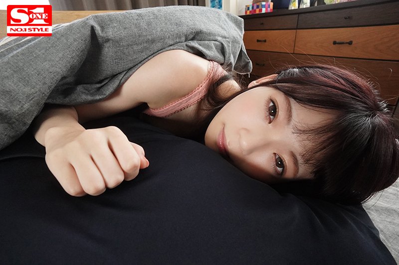 僕の彼女はAV女優“槙いずな”クールな印象だったけど実は人懐っこくて笑顔が超似合う！ 甘えん坊で常にベタベタ密着！耳元で挿入おねだりイクイク早漏VR - Image 5