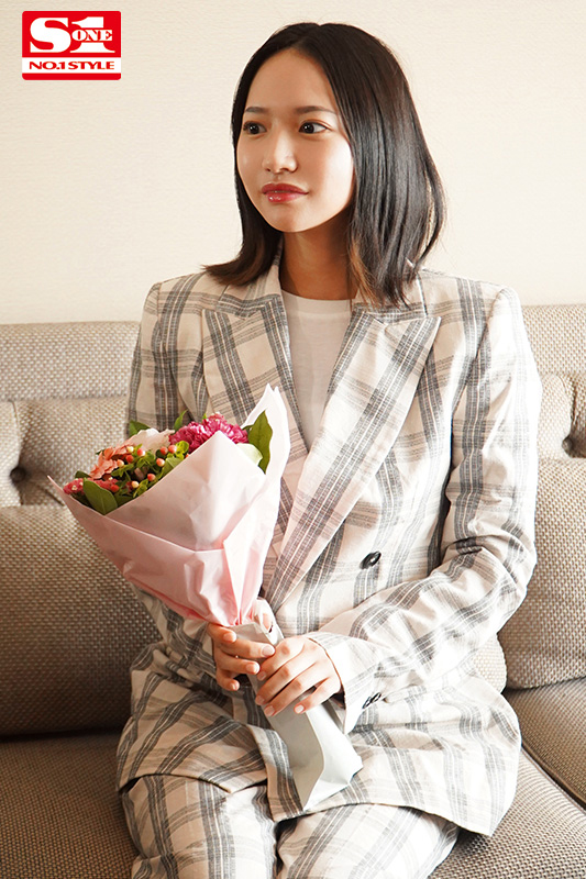 AV女優“伊賀まこ”を丸裸にするデビュー2周年ドキュメント! 台本・演出・ファンタジー一切なし!超クンニおねだり!超快感サイレント絶頂!ベロちゅうハメ撮り!最高に抜けるエロくてエモい生々しいプライベートSEX大公開 - Image 3