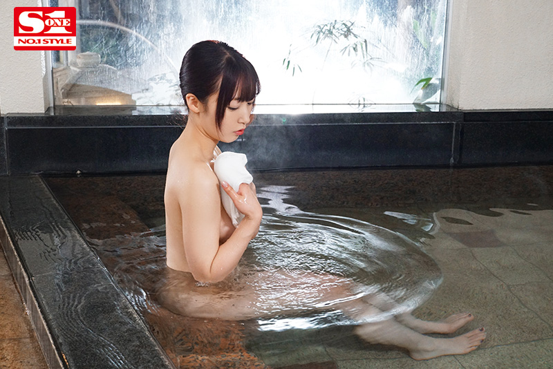 大嫌いなセクハラ上司と温泉旅館で強制相部屋させられて…絶倫中年オヤジに無理やりイカされ続けたチェックアウトまでの12時間 - Image 7