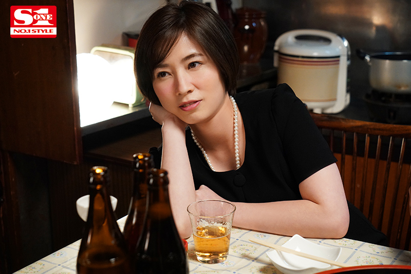卒業から8年が経ちました…恩師の葬儀で再会した元彼に酔わされ寝取られ凌辱された喪服妻 - Image 3