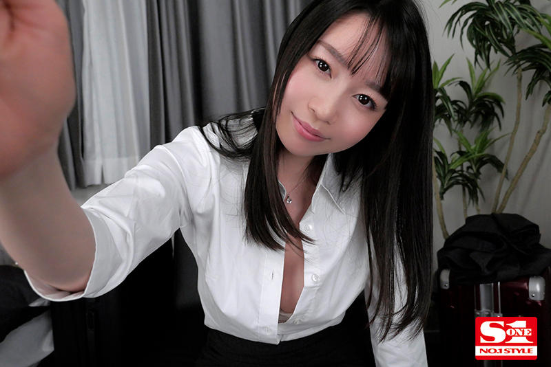 出張先で巨乳新入社員と相部屋逆NTR　見下し視線で連続8発も射精管理されちゃう絶倫痴女VR - Image 3