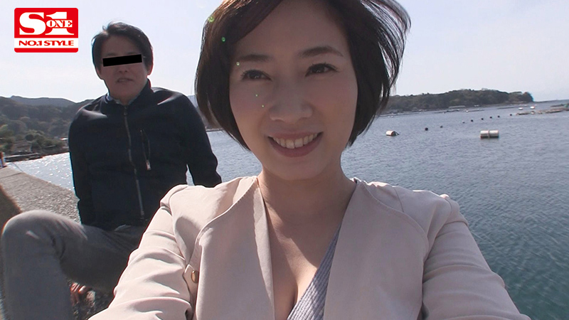 ※台本一切無し!!ハメ撮り!すっぴん!何でもアリ! 奥田咲のスケベ本性剥き出しSEX!! ガチで二人きりの温泉旅行でヤリまくった生々しすぎる超レアなエロス200%動画 - Image 2