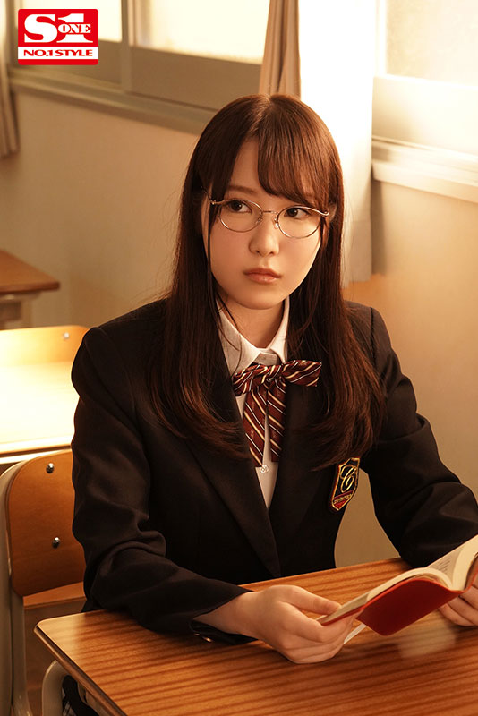 普段は物静かな教え子が俺の前だけでは確信犯的にパンチラ誘惑してくる - Image 2