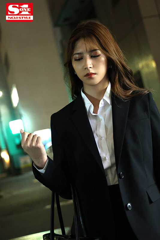 嫉妬に狂った愛人のエグい杭打ちピストンにどハマり…都合の良いオンナのはずが快楽沼へ引きずり込まれた僕 - Image 3