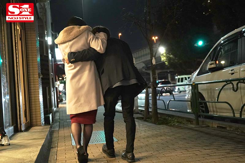 ・・・・そうして教師の人妻は同窓会で再会した元教え子と一心不乱に交わった - Image 4