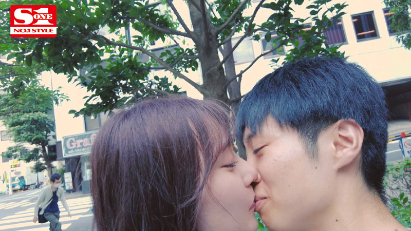 路チューで勃起したでしょ？10発射精しても、朝を迎えても、長身お姉さんにひたすら犯●れたい… - Image 2