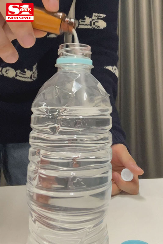 三上悠亜、媚薬で飛ぶ　毎日こっそり媚薬漬けにした７日後のガンギマリビッチ - Image 2